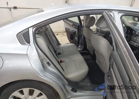 2015 Subaru Legacy 2.5I Premium z USA, uszkodzony, nr VIN 4S3BNAC61F3028526